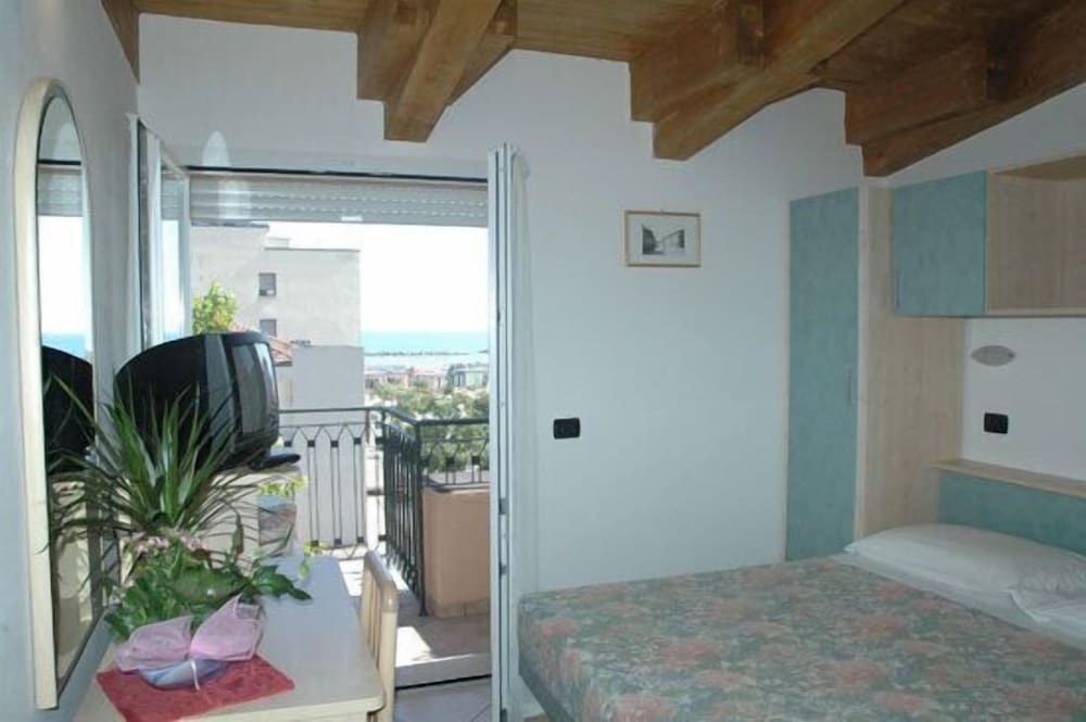 Desiree Hotel 写真3