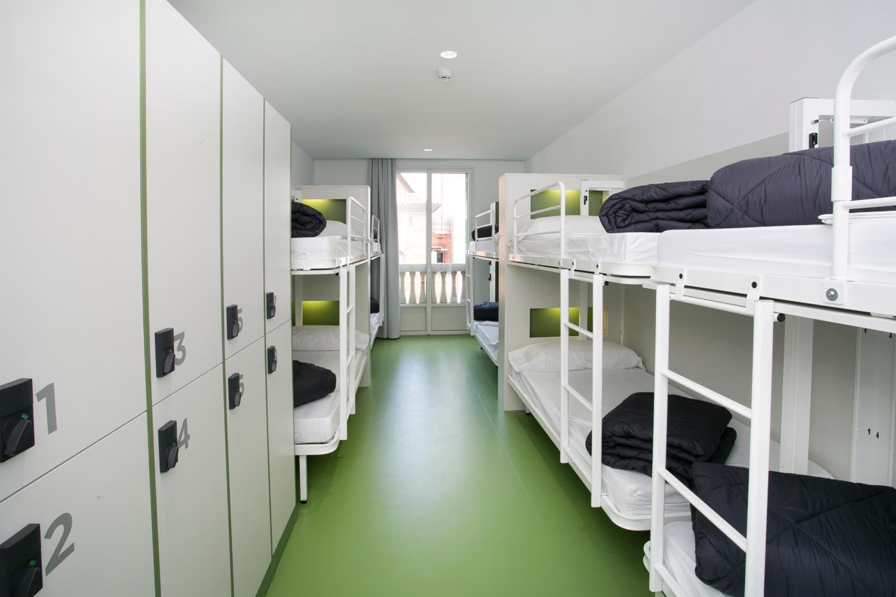 Mixed Dorm, 10 Beds