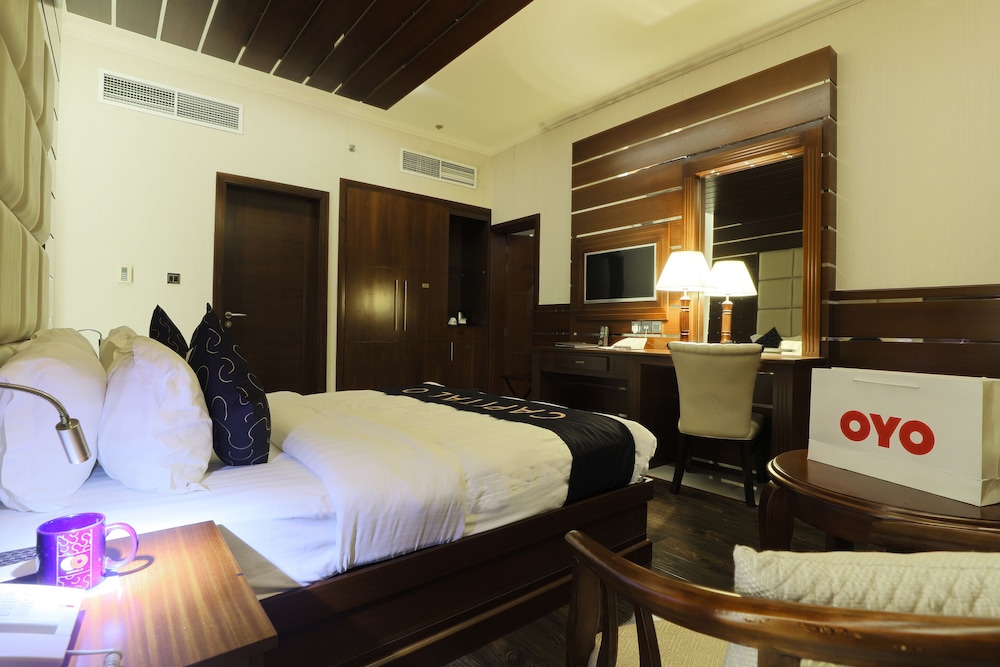 EXECUTIVE, SUITE