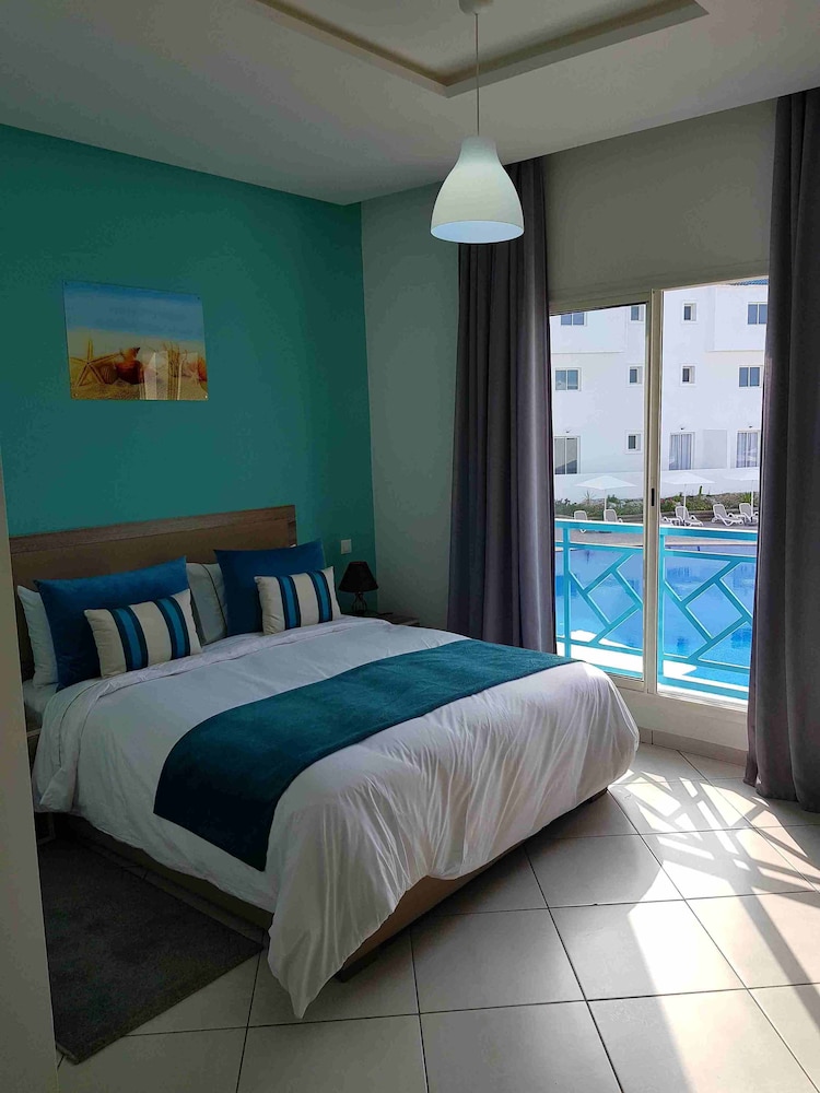 1 BEDROOM, STUDIO, KITCHENETTE