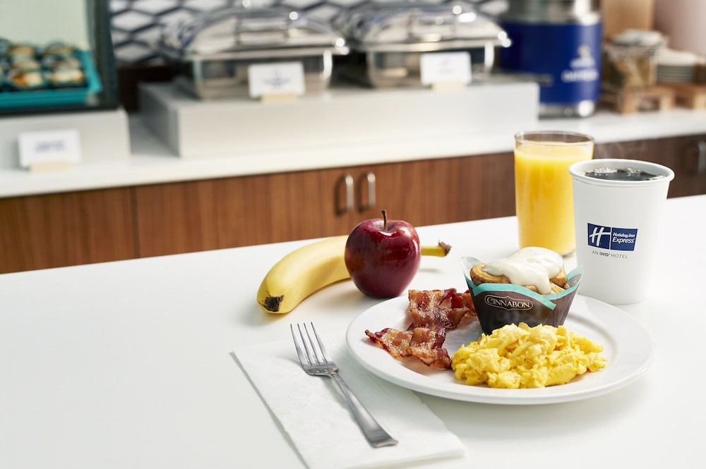 Holiday Inn Express Towson Baltimore North 44/63