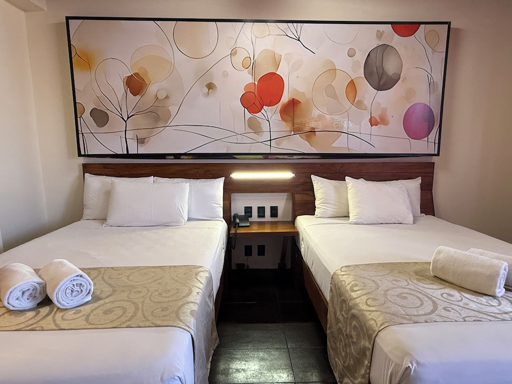 Reina Roja Hotel 24/57