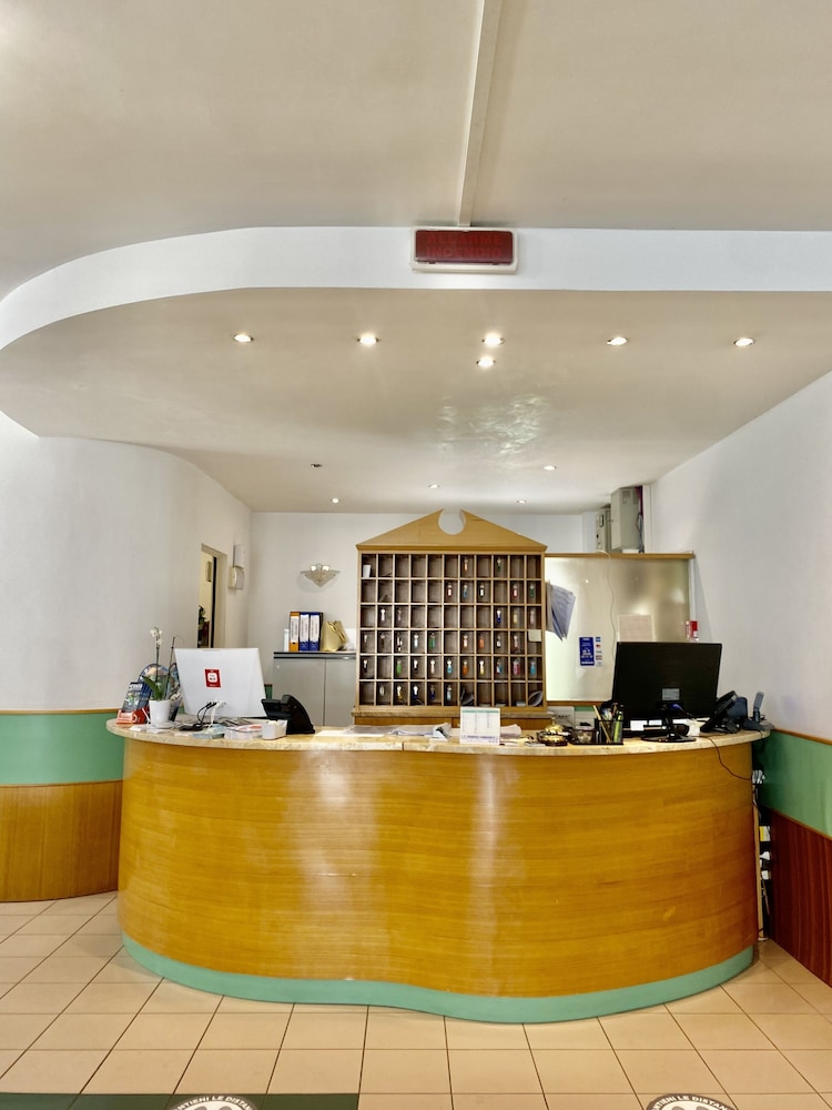 Hotel Aiglon 4/73