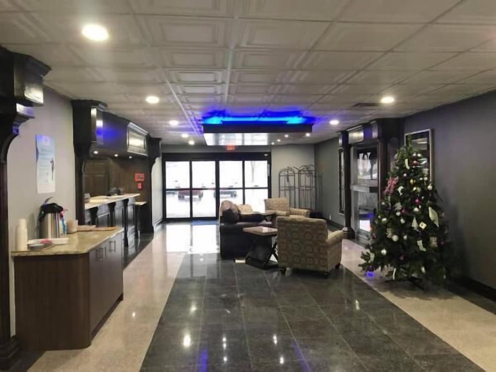 American Inn and Suites Ferndale 5/25