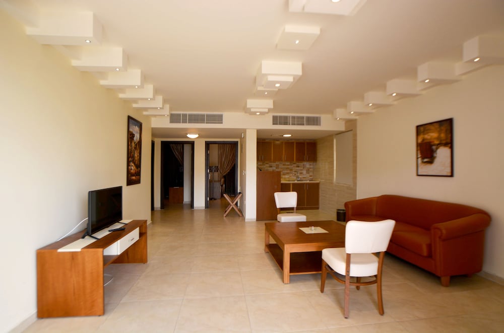 Public Security Hotel & Chalets 21/39