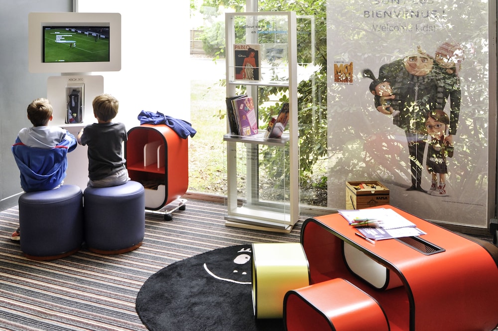 NOVOTEL MASSY PALAISEAU 56/80
