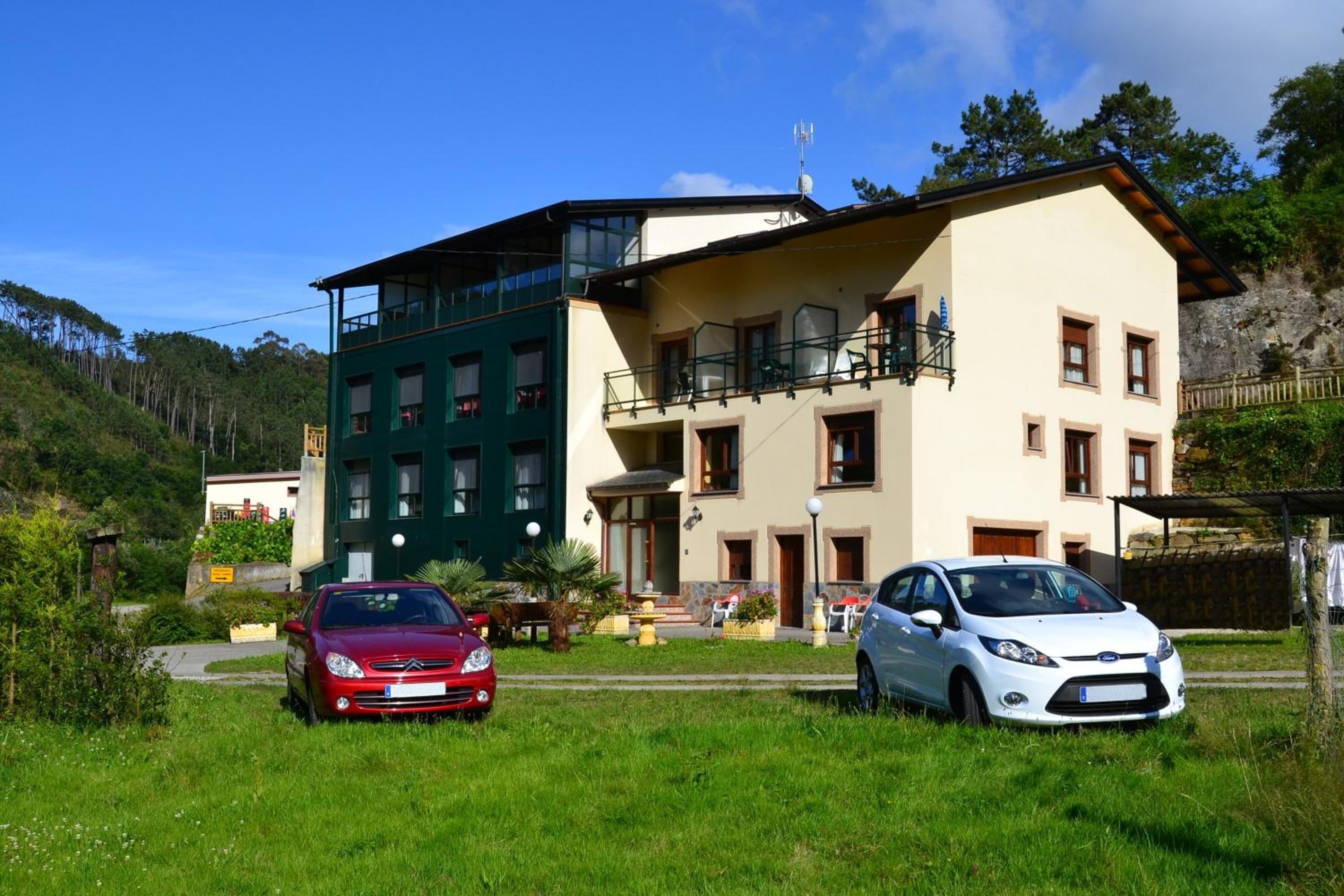 Hotel Restaurante Canero 29/37