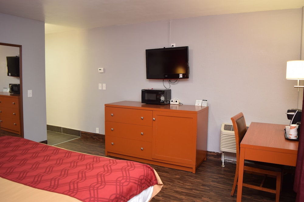 Econo Lodge Brockport NY 18/33