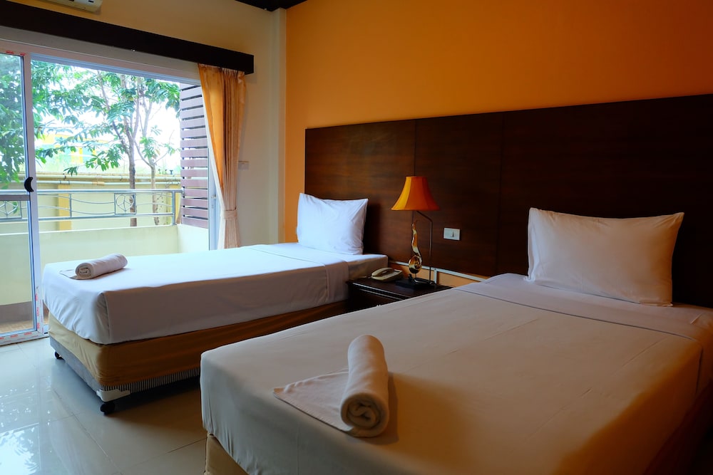 Baan Suanphet Resort 7/17