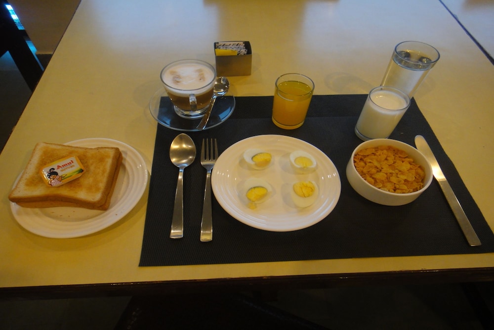 Hotel Shikha 37/59