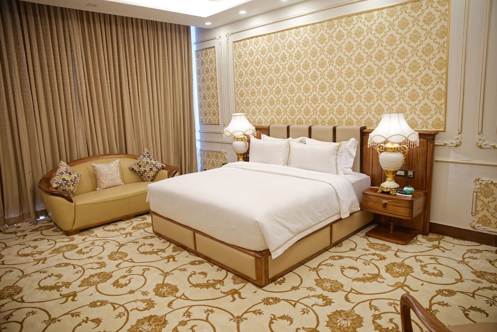 Royal Swiss Lahore 27/65