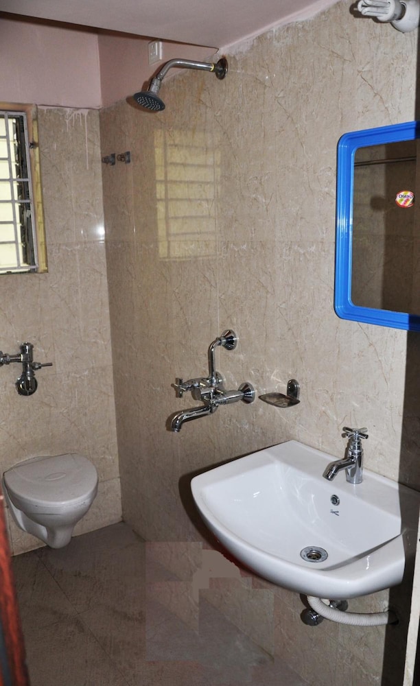 Avisha Hotel 47/50
