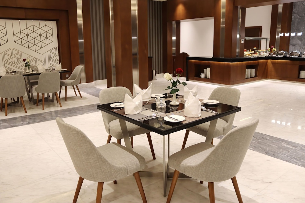 فندق المدينة مريديان(Le Meridien Medina) 42/60