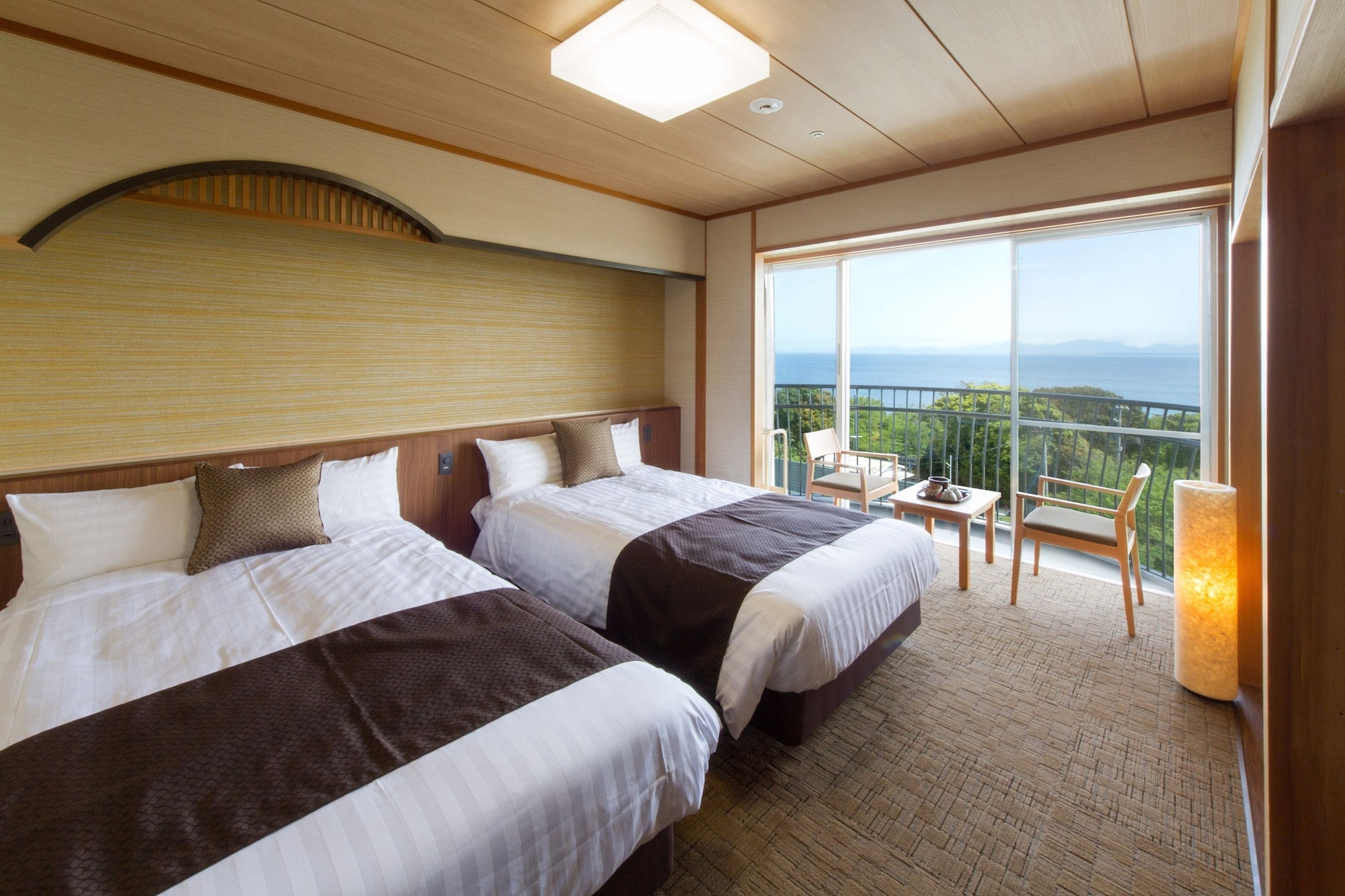 ROOM, TWIN BEDS