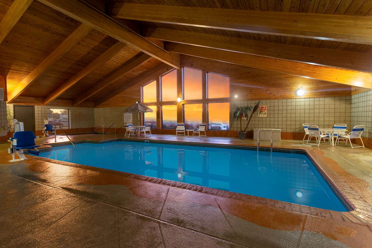 Americinn By Wyndham Hartford Wi 3/9