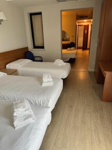 Room, Quintuple