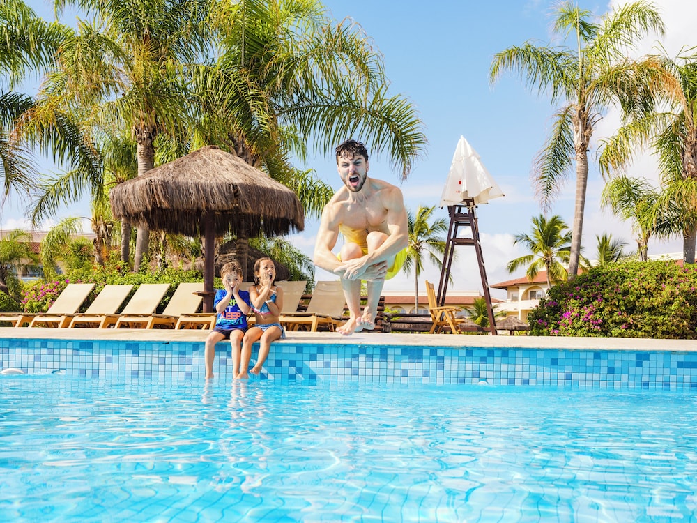 The Signature Level at Grand Palladium Imbassaí Resort & Spa 35/44