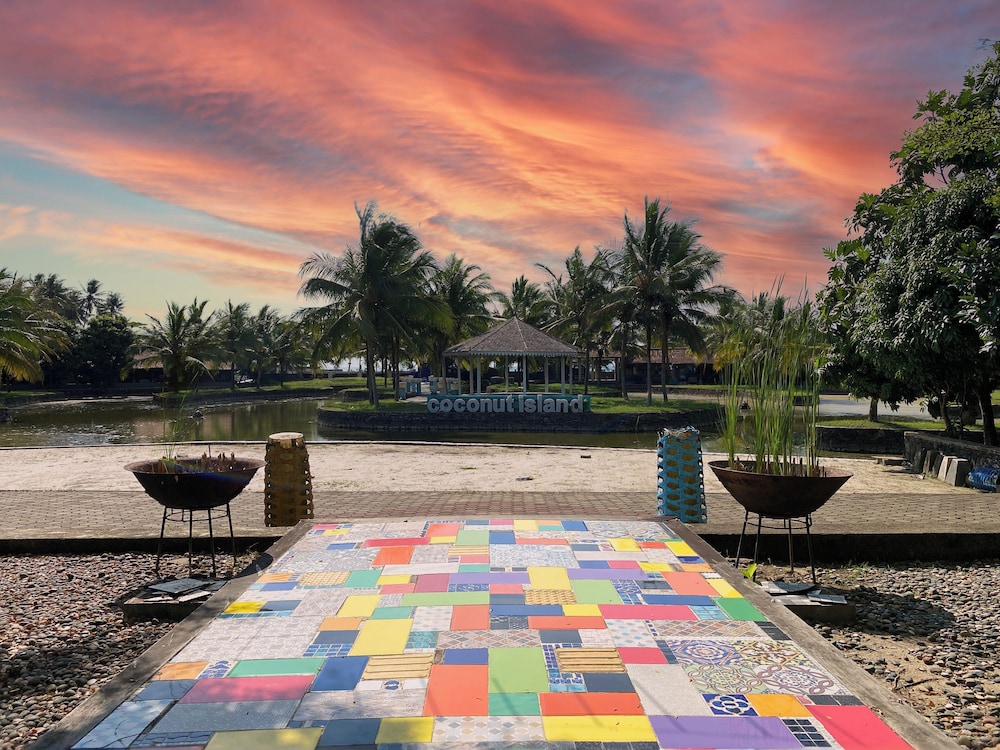 Avery Coconut Island Hotel and Beach Resort 35/47