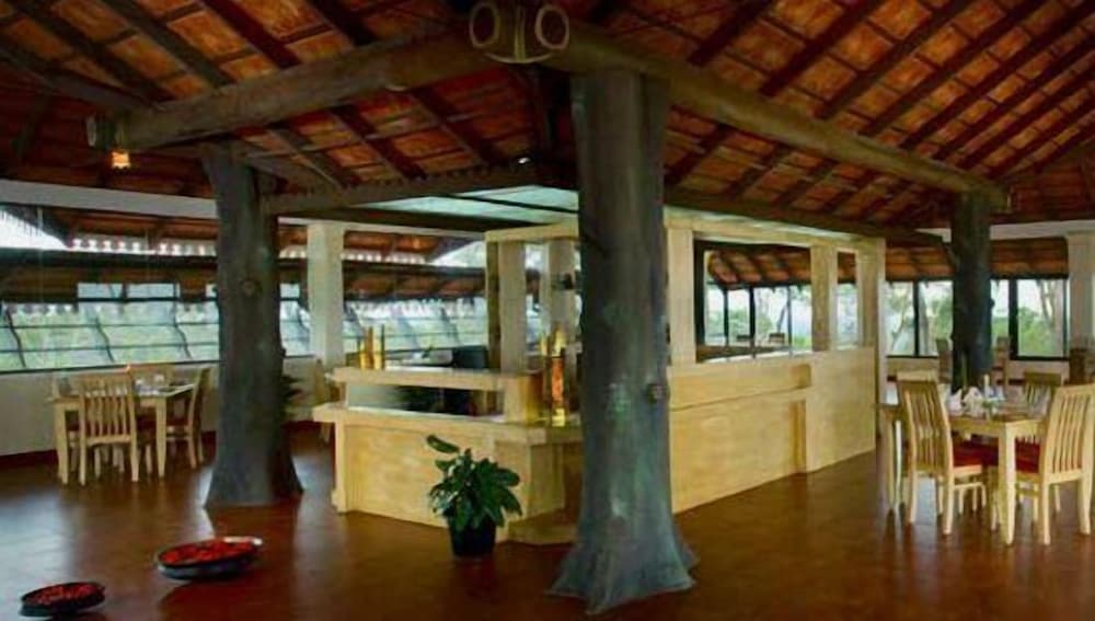 PORCUPINE CASTLE RESORT 13/26