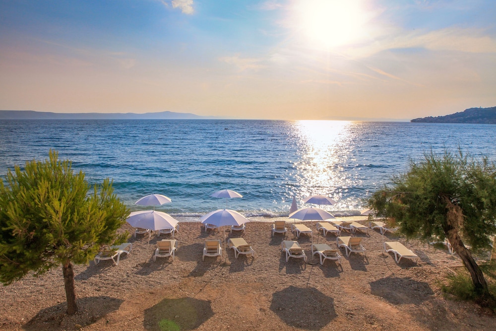 TUI BLUE Adriatic Beach - Adults Only 66/75