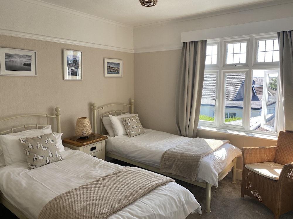Gwyndra House B&amp;B 8/23