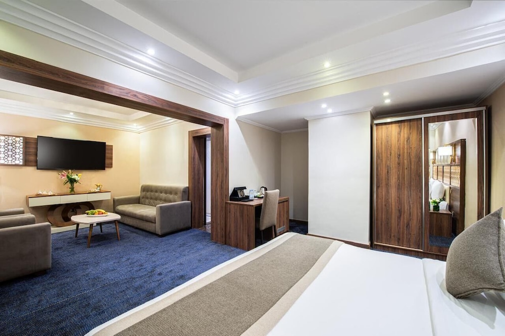 الذهبي جولدن توليب(Golden Tulip Al Zahabi) 16/50