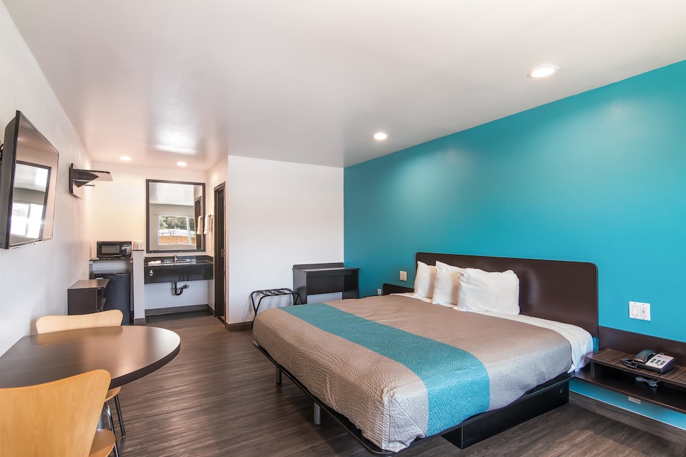 Motel6 South El Monte, CA - Los Angeles 22/44