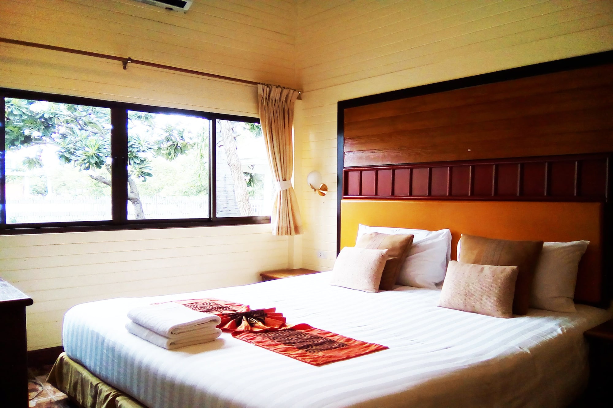 ECONOMY, KING BED