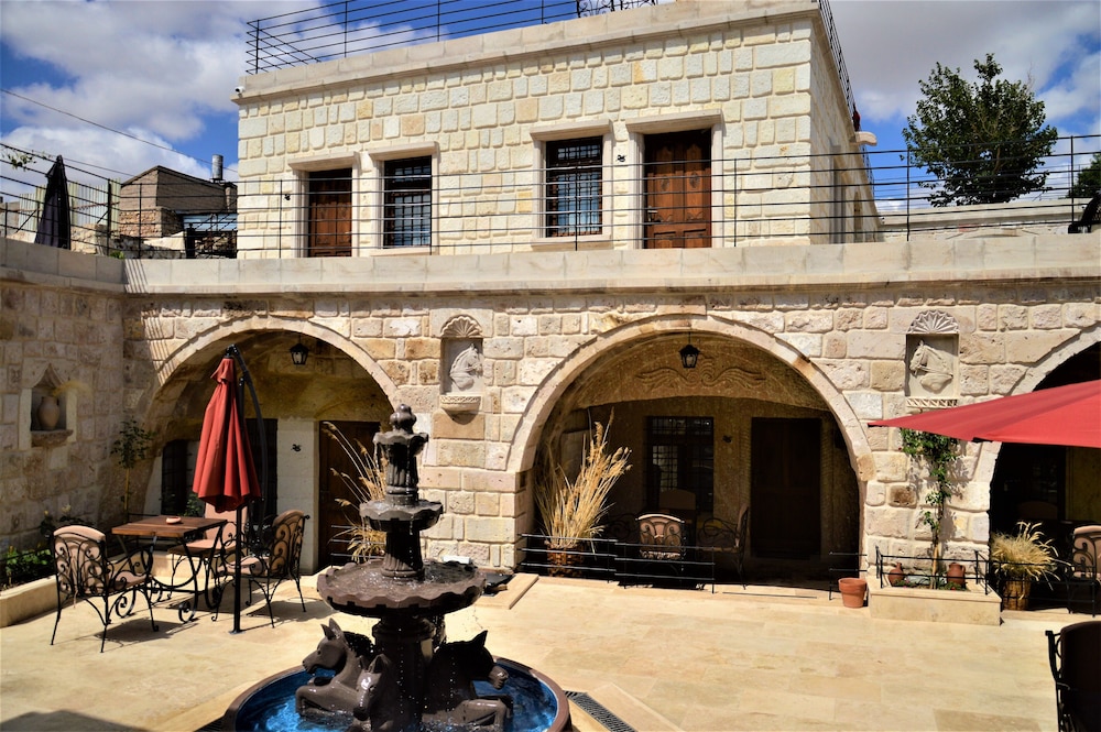 Pegas Cave Suites 3/48