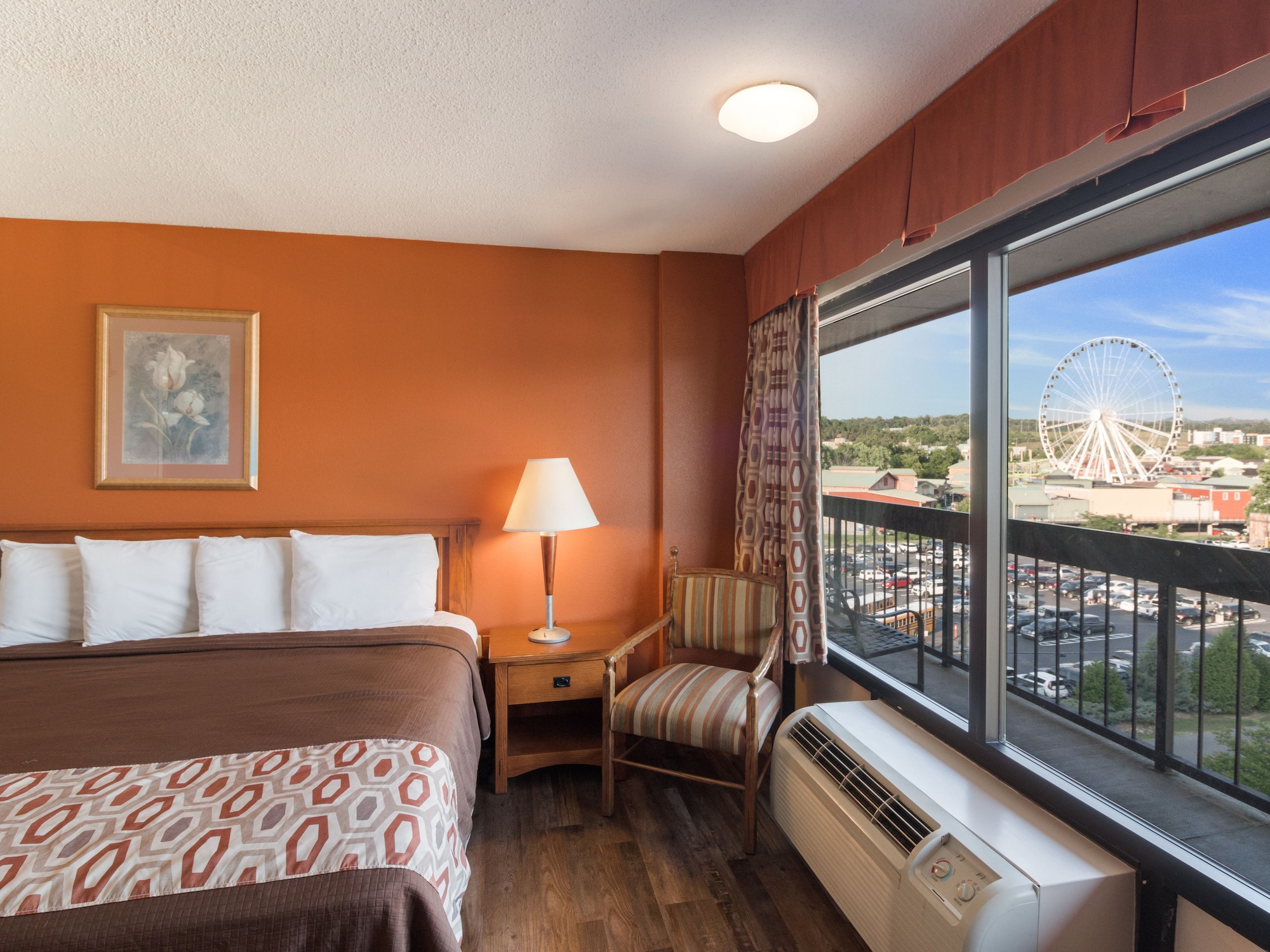 3 BEDROOMS, SUITE
