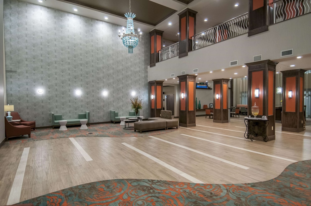 Hampton Inn & Suites Pensacola/I-10 Pine Forest Road 12/47