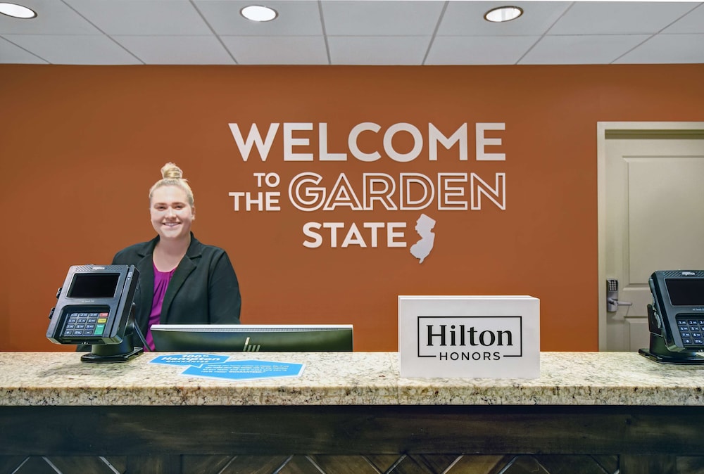 Hampton Inn And Suites Robbinsville 9/57