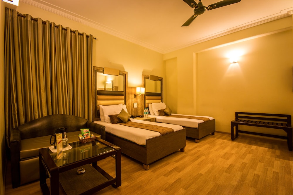 Hotel Suncourt Yatri 9/37