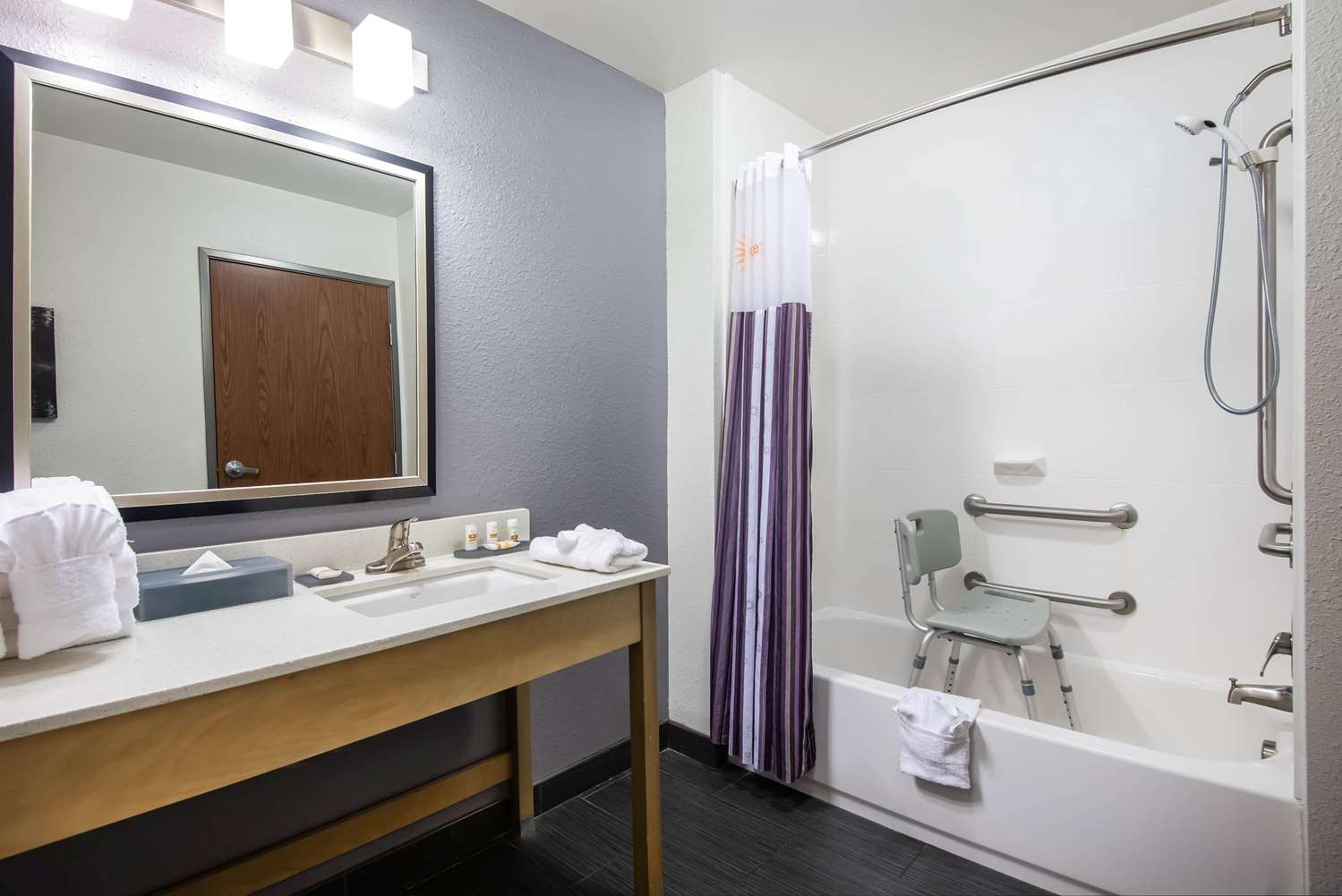 La Quinta Inn & Suites by Wyndham Morgantown 60/60