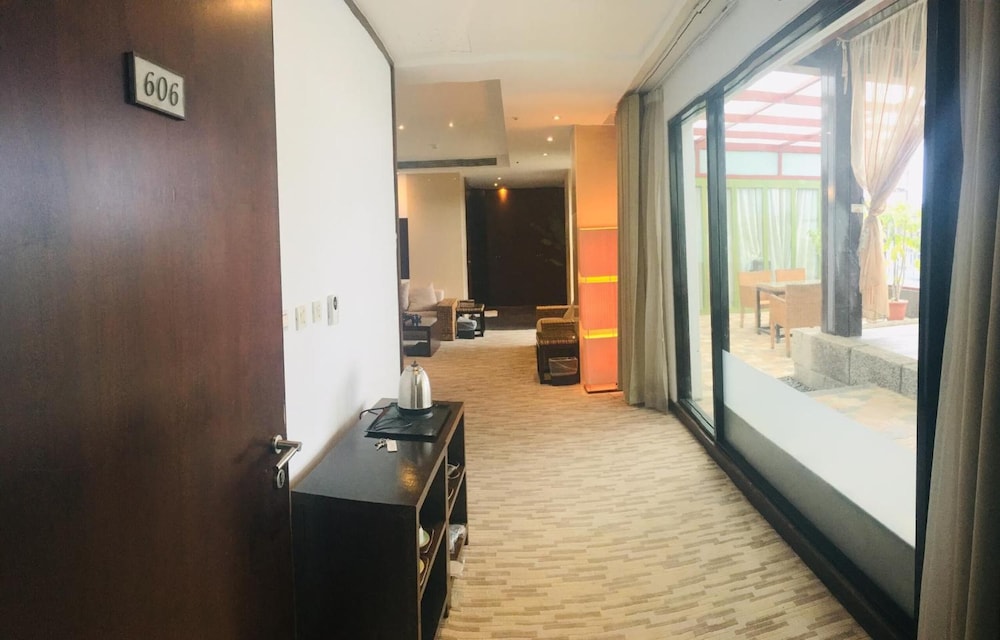 The Loft Seaside Suites 55/72