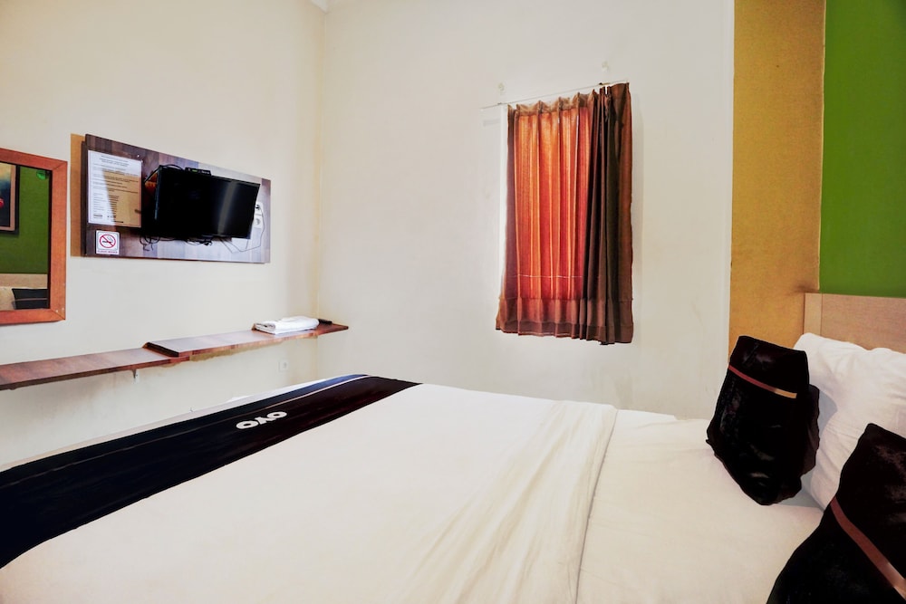 Hotel O Surabaya near Surabaya Town Square formerly Kupang Gunung Residence 39/60