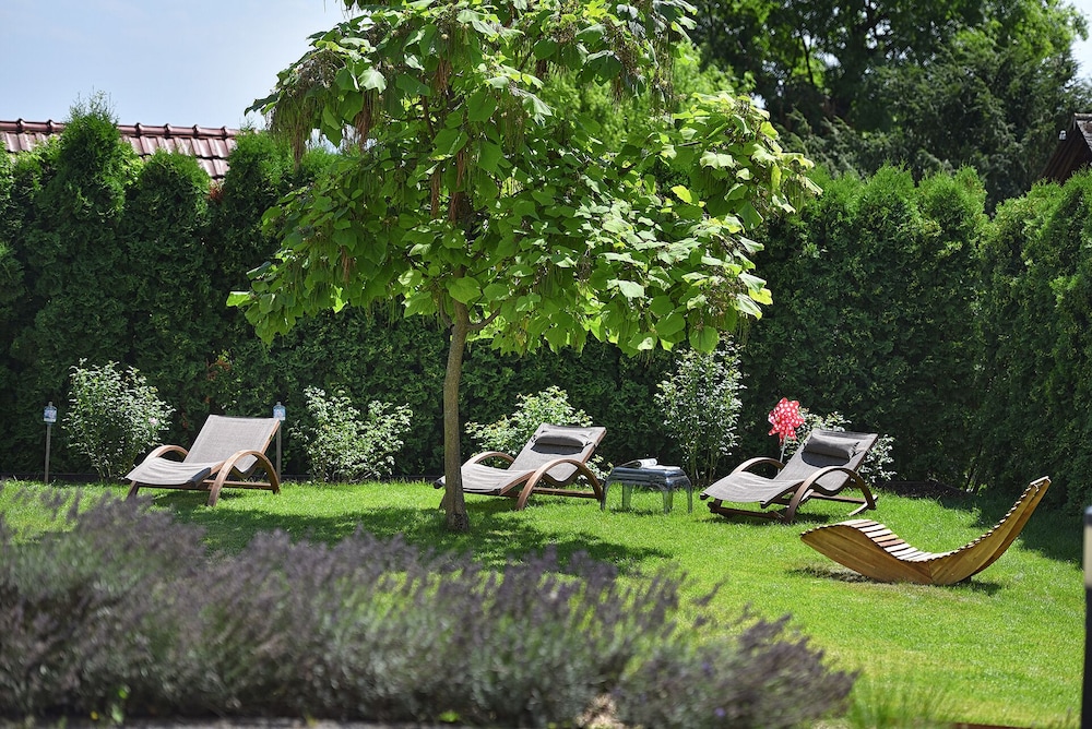 MAXIMILIAN LIFESTYLE RESORT 38/50