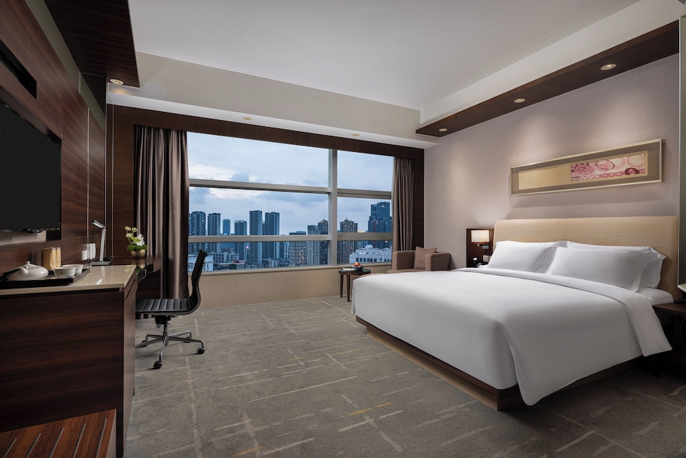 Executive, Queen Bed