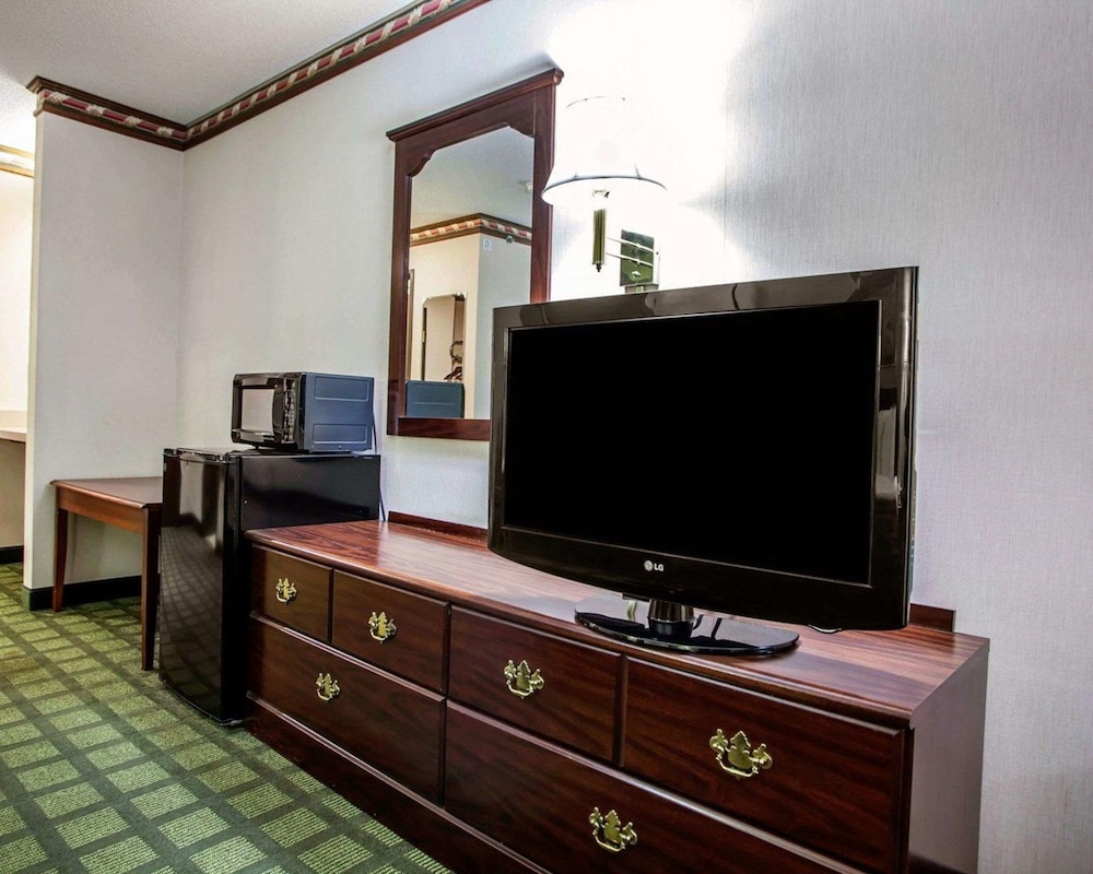 Quality Inn Arcola 4/34