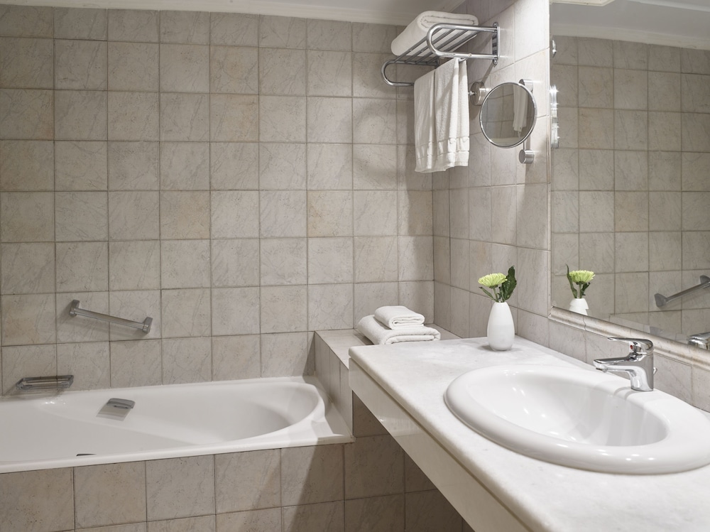 Amus Hotel and Spa 48/49