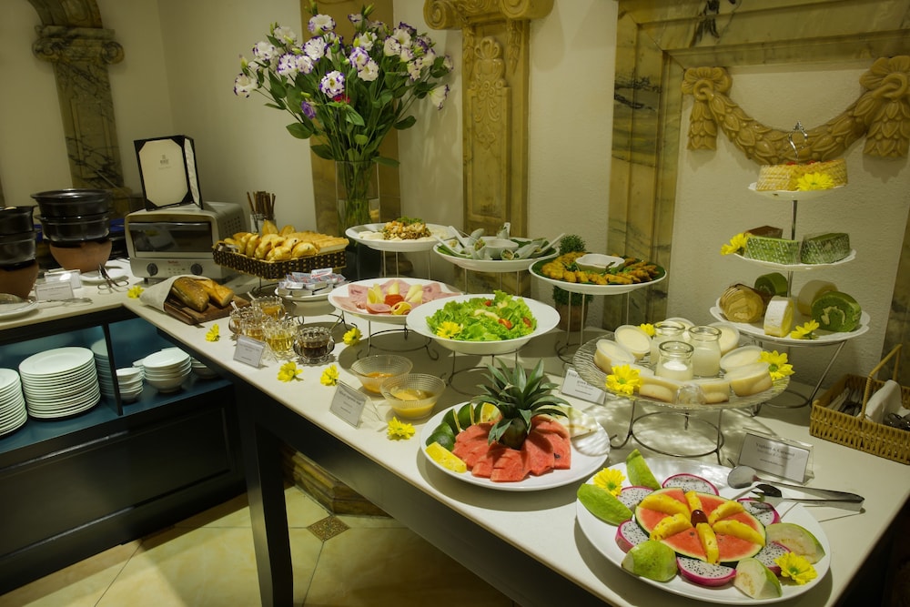 restaurant cafeteria
