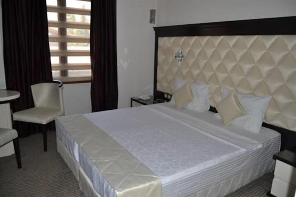 Gunes Isigi Hotel 8/70