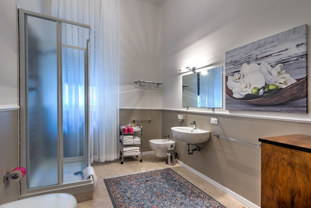Rame Suites 68/68