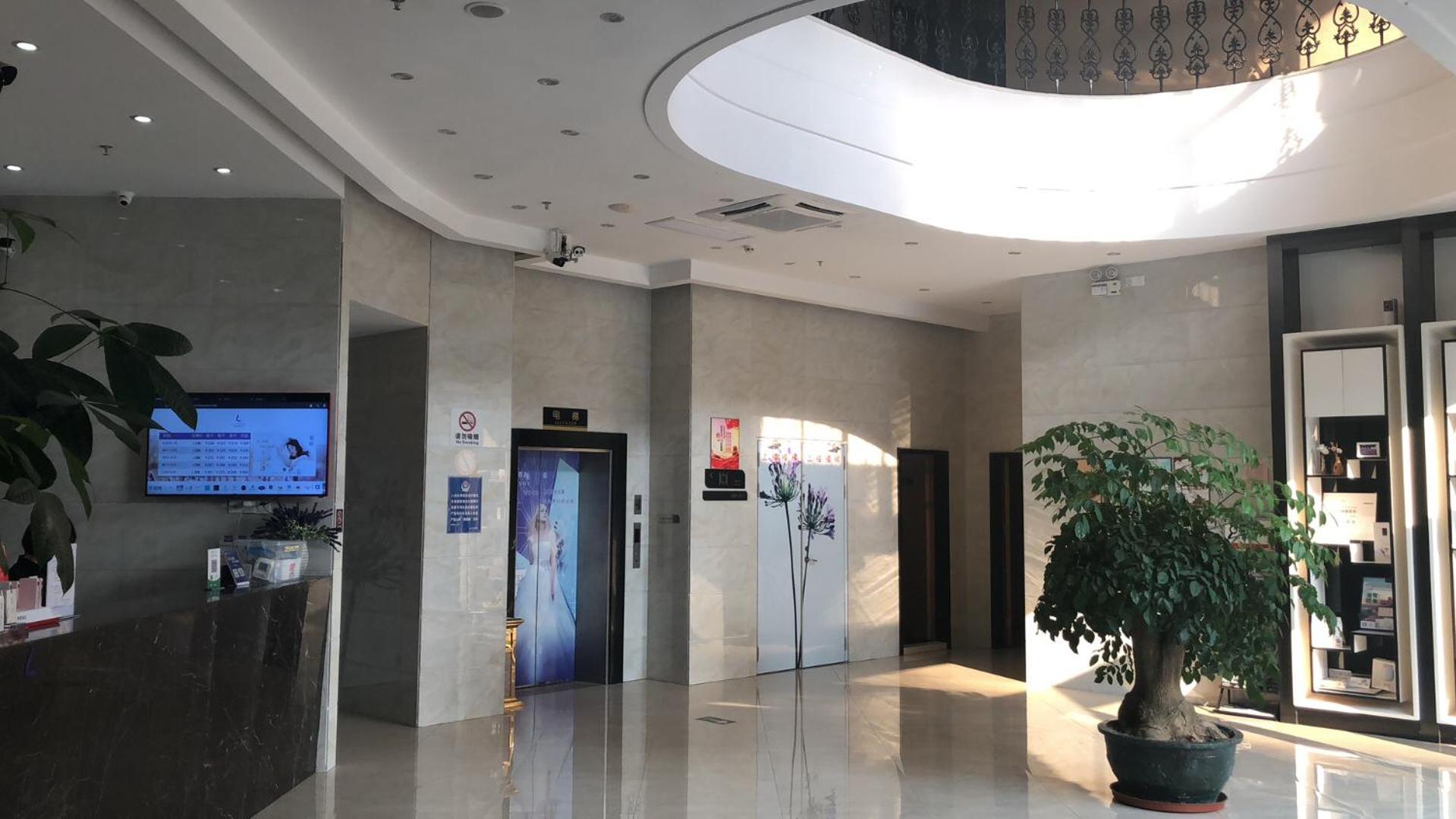 Lavande Hotel 12/40