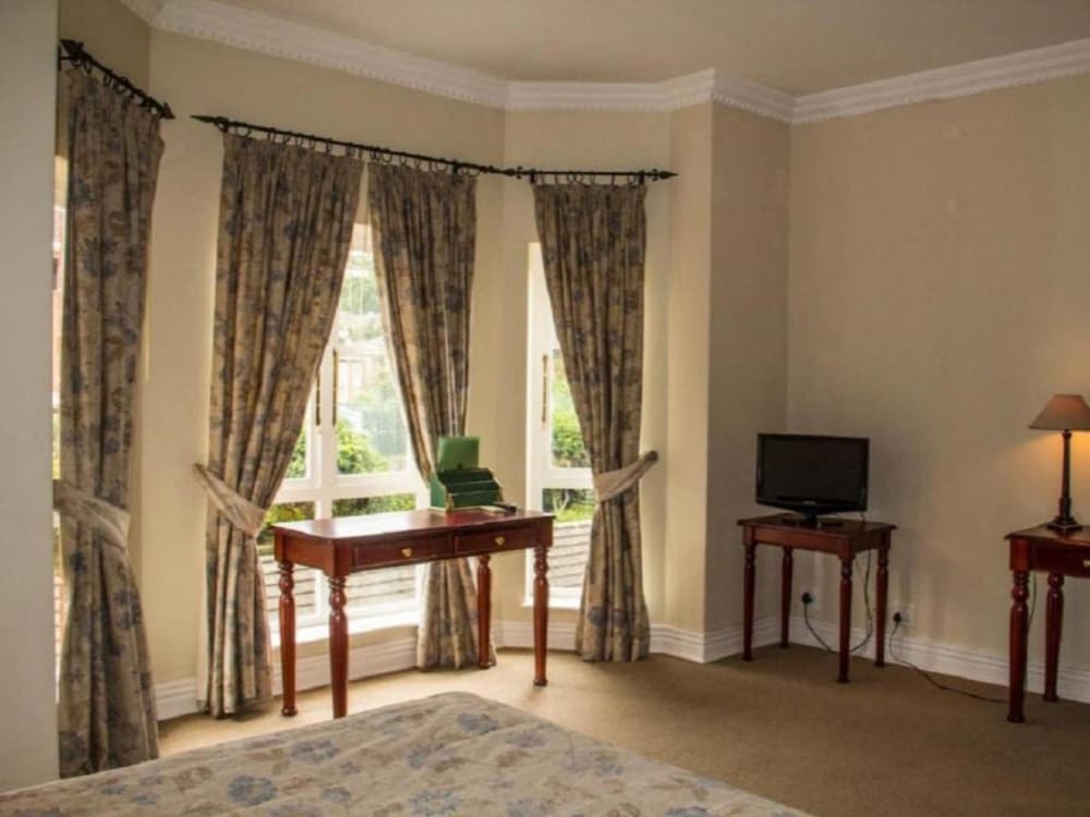 Redlands Hotel 33/50