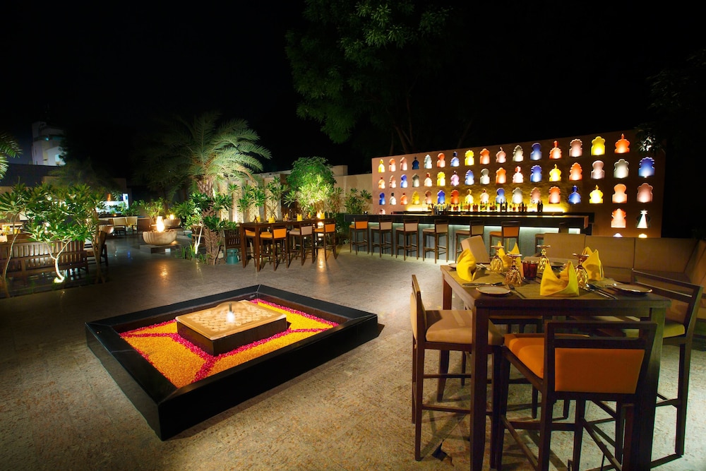 Courtyard By Marriott Agra 56/72