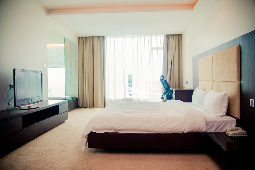 The Hanoi Club Hotel Lake Palais Residences 10/61