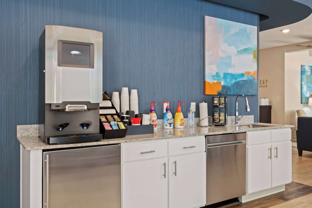 WaterWalk Extended Stay by Wyndham Kansas City - Overland Pk 41/61