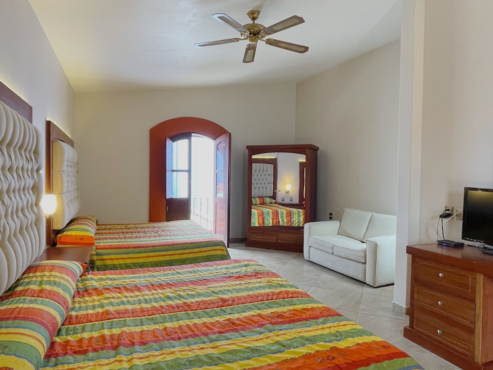 Hotel Santa Helena Plaza 28/42