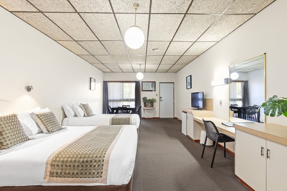 Presidential Motel 42/72